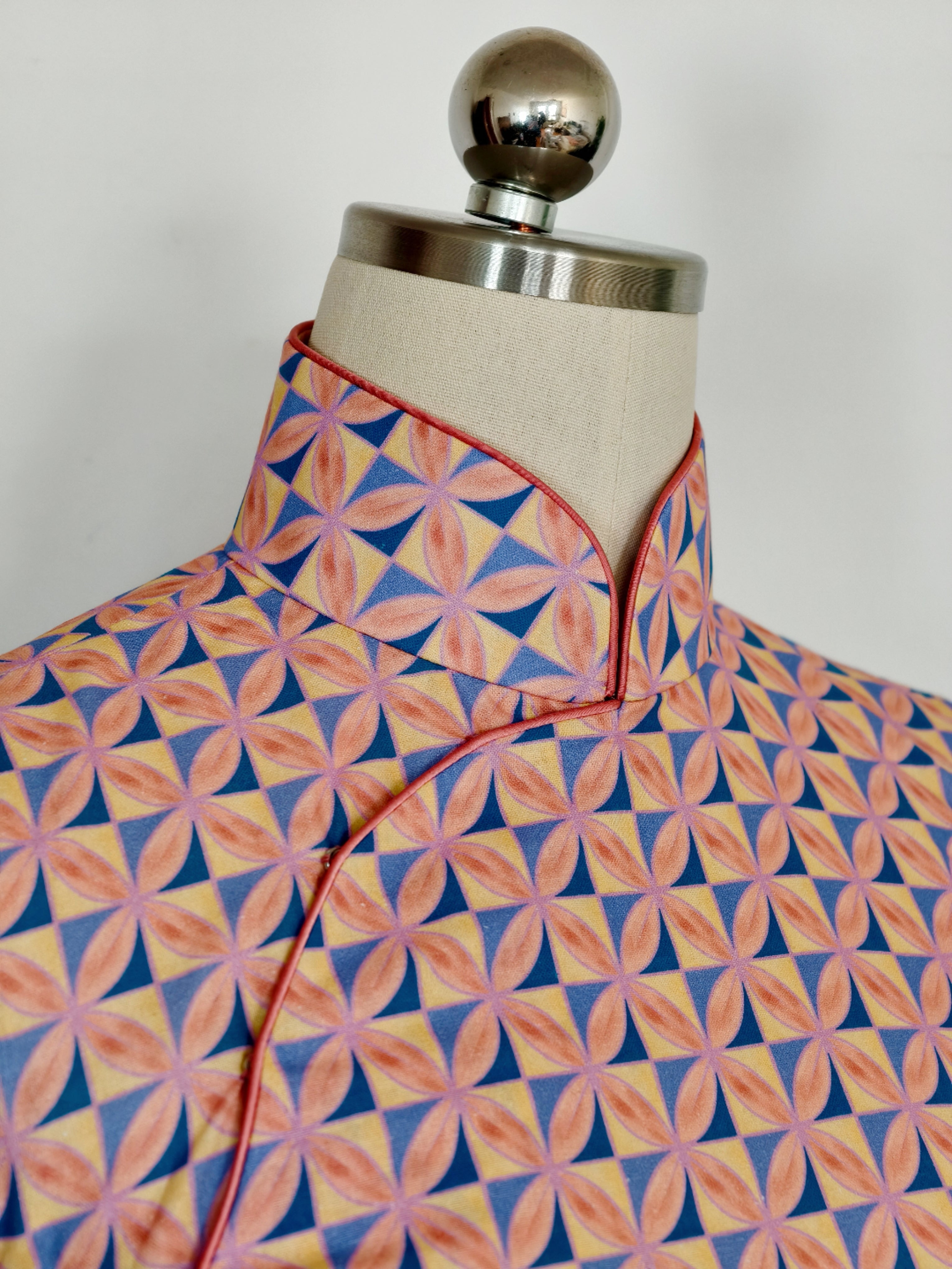 Qipao «Mosaïque magique», esprit hongkongais des années 60