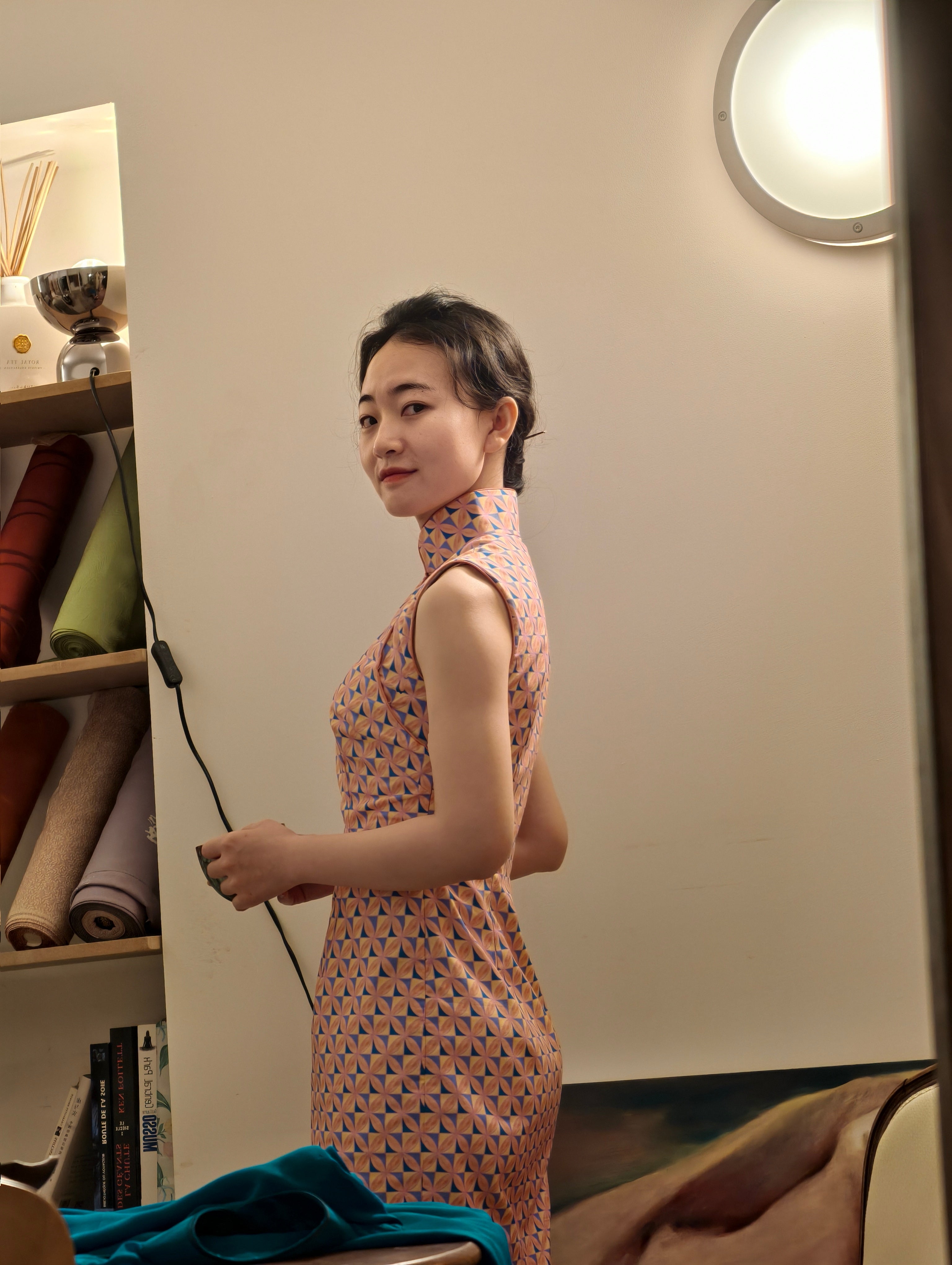 Qipao «Mosaïque magique», esprit hongkongais des années 60