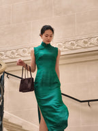 Qipao « vert émeraude », esprit hongkongais des années 60