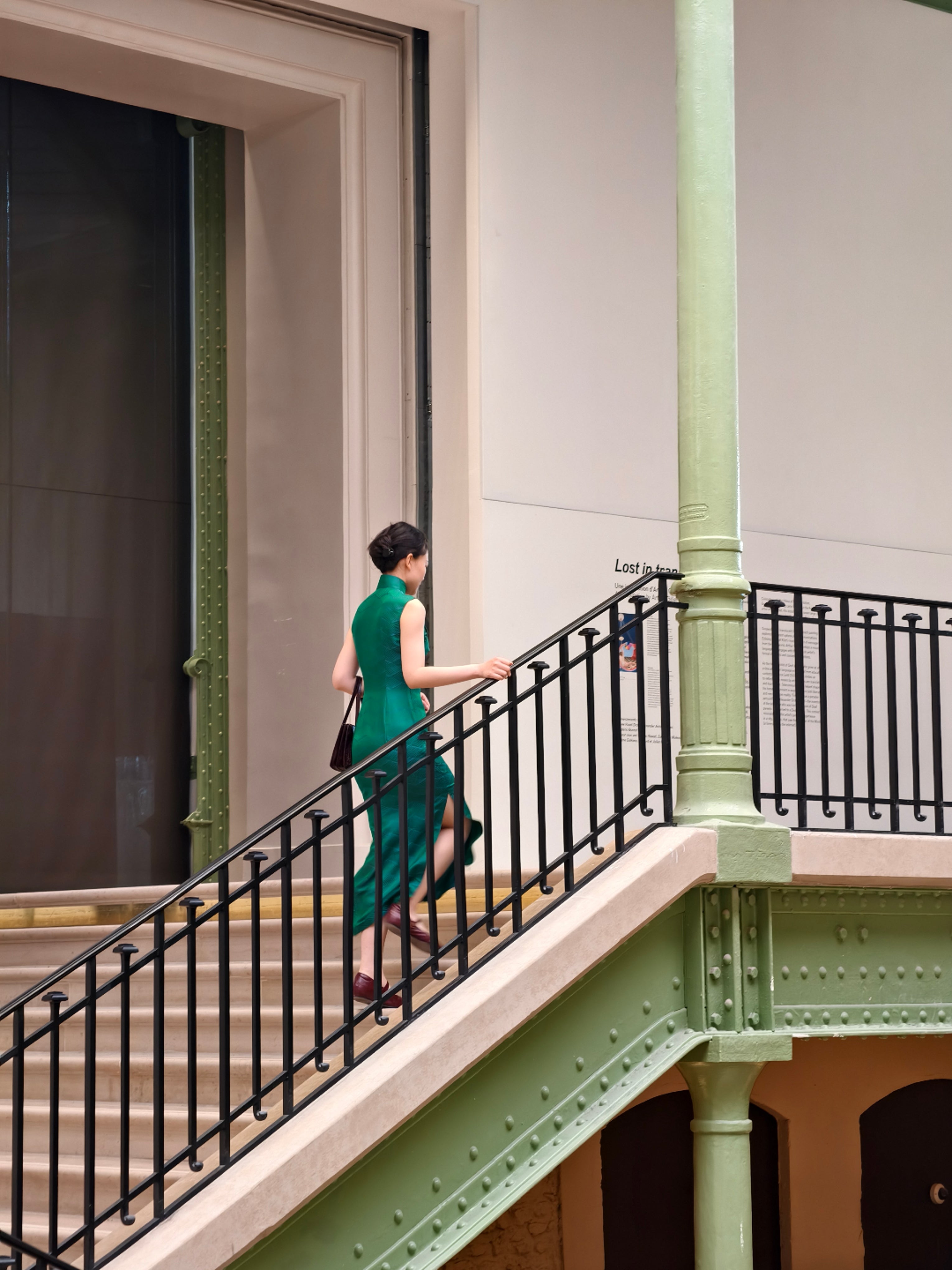 Qipao « vert émeraude », esprit hongkongais des années 60