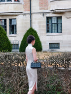 Qipao « Nuages blancs sur feuillage » , esprit hongkongais des années 60