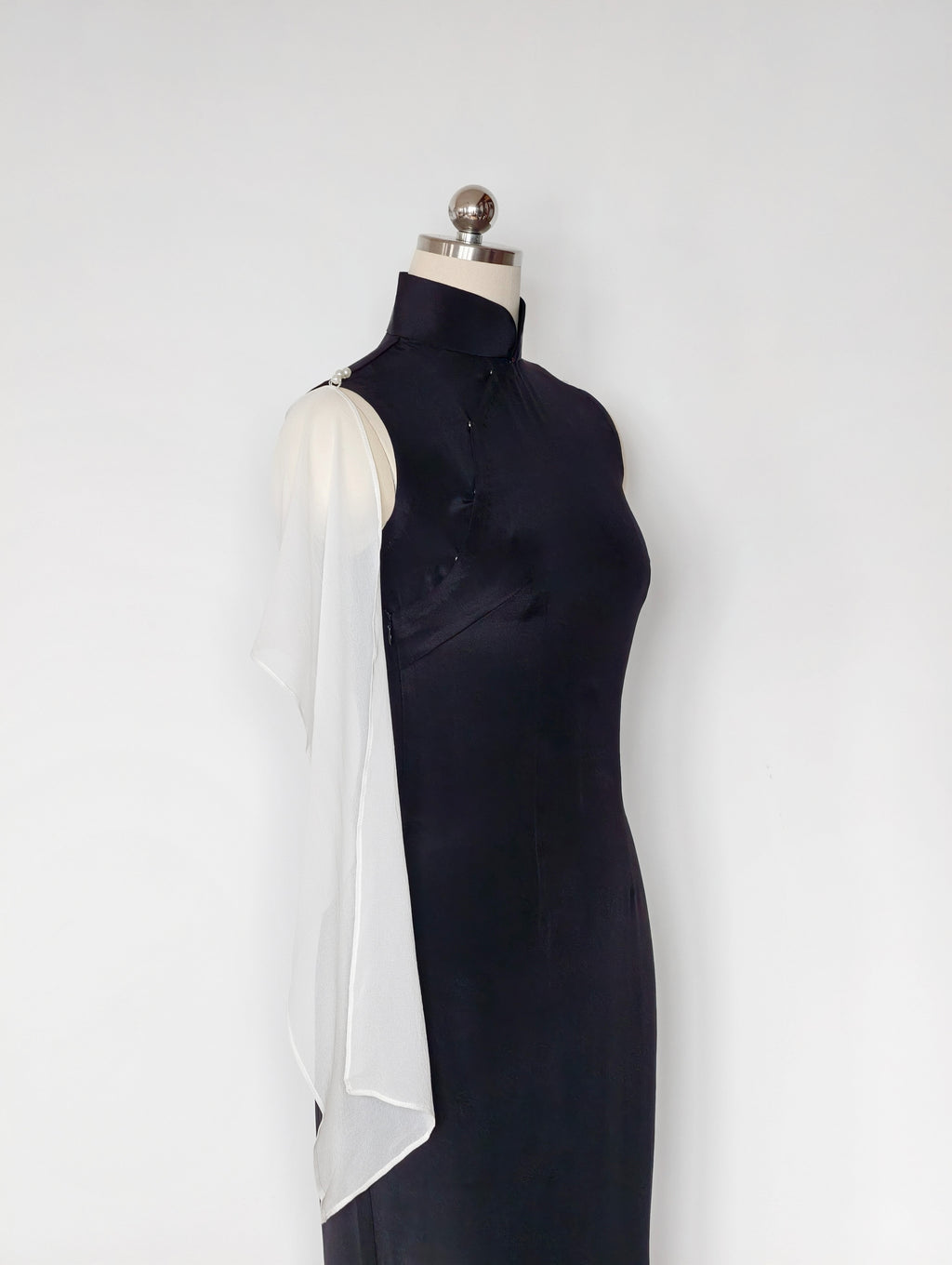 Qipao « Noir et blanc » , esprit hongkongais des années 60