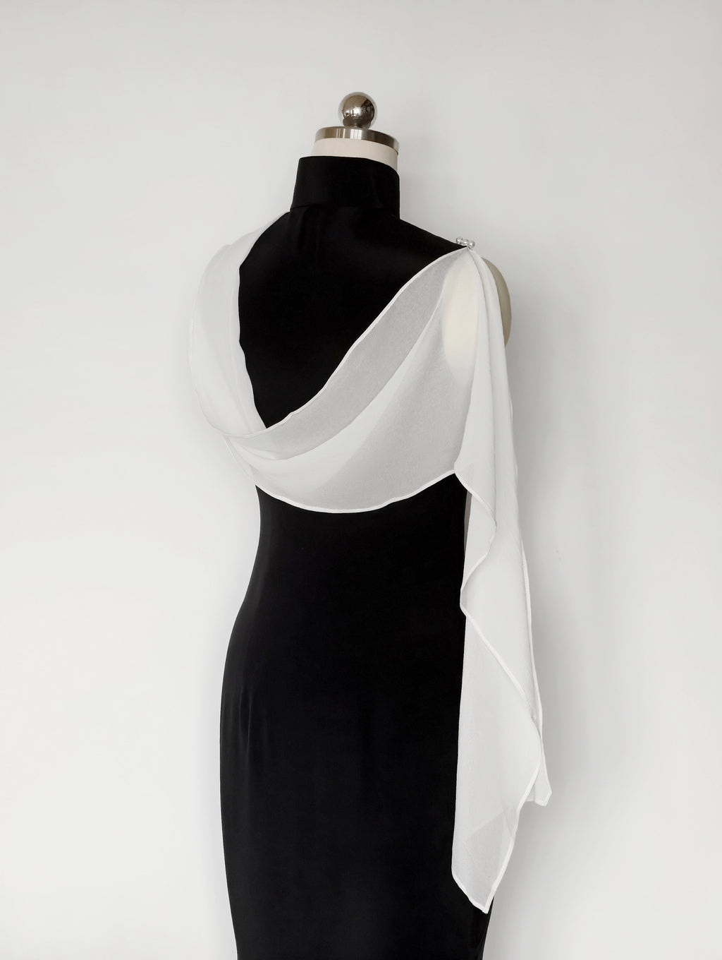 Qipao « Noir et blanc » , esprit hongkongais des années 60
